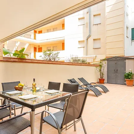 Coral Apartment *